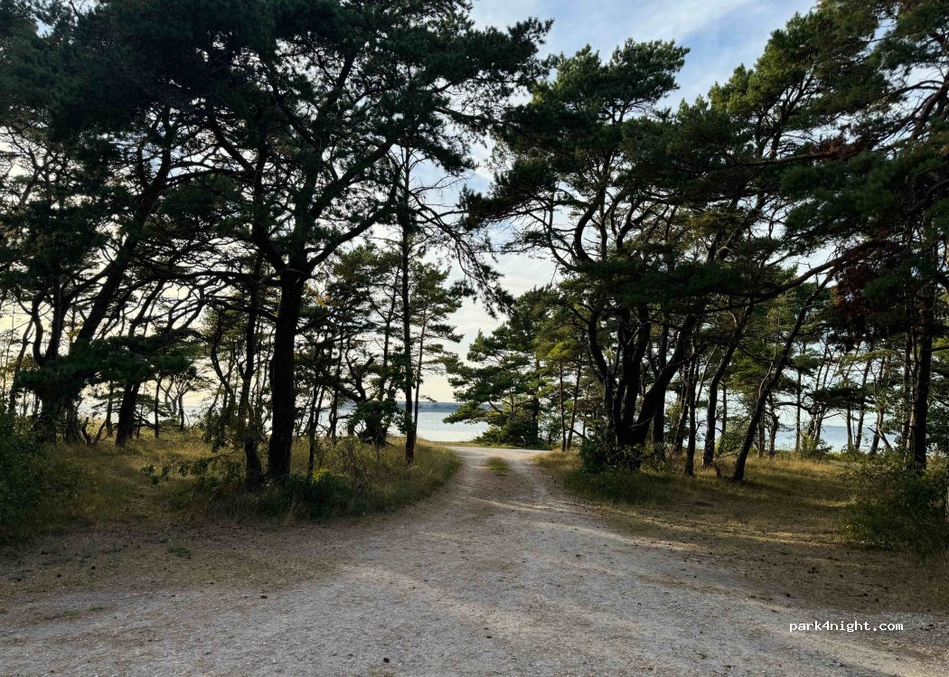 (623 54) Klintehamn - Unnamed Road — foto 2