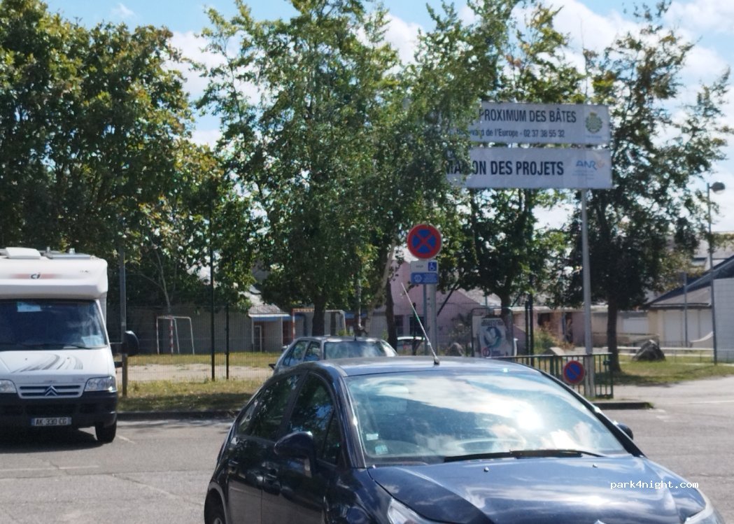 (28100) Dreux - Unnamed Road — foto 2