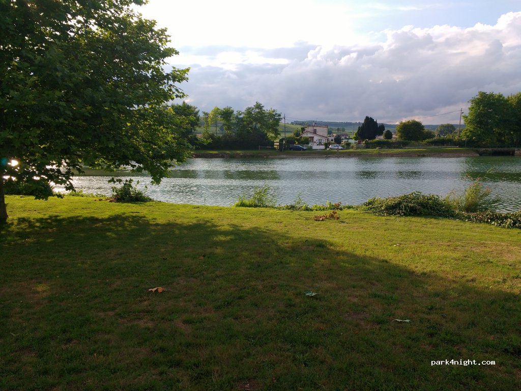 (02310) Charly-sur-Marne - Les Illettes — foto