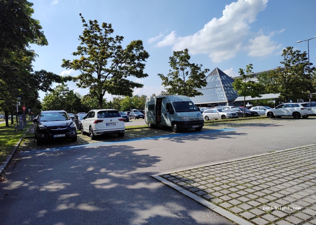 (81377) Munich - Max-Lebsche-Platz — foto