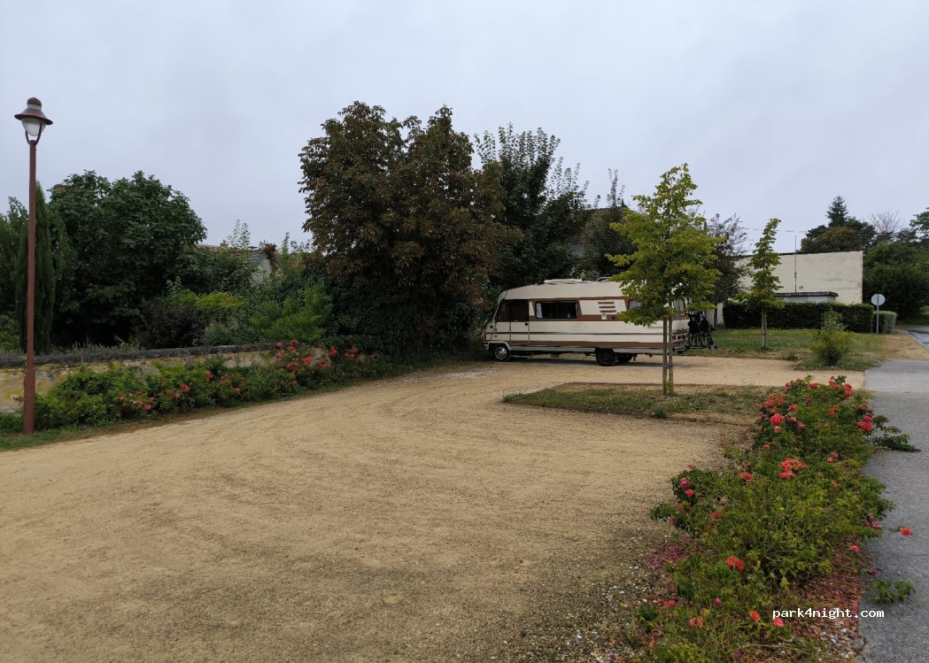 (36290) Azay-le-Ferron - 6 Rue des Places — foto
