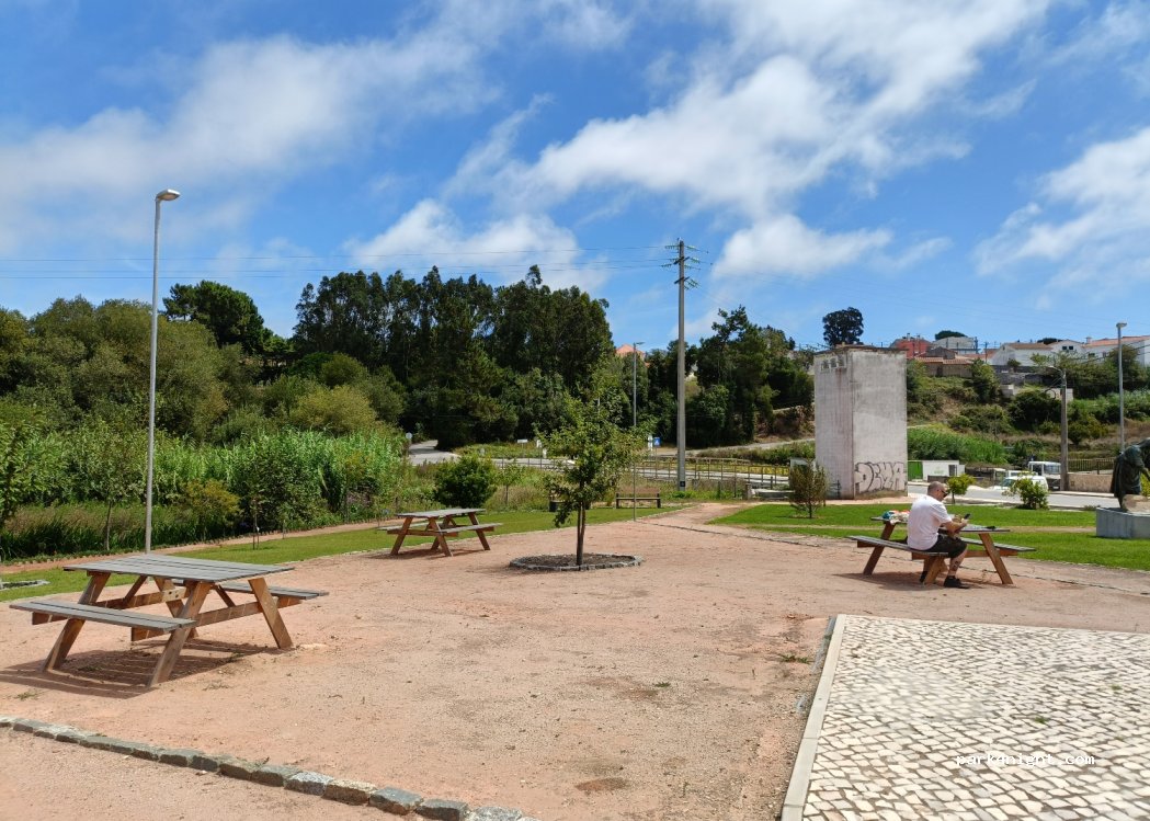 (2500) Nadadouro - 20 Rua Casais da Fonte — foto