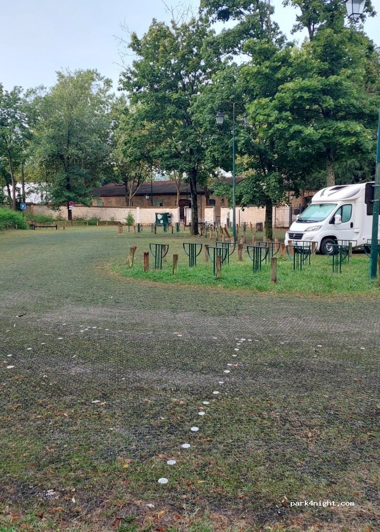 (92500) Rueil-Malmaison - 3 Avenue du Château de la Malmaison — foto