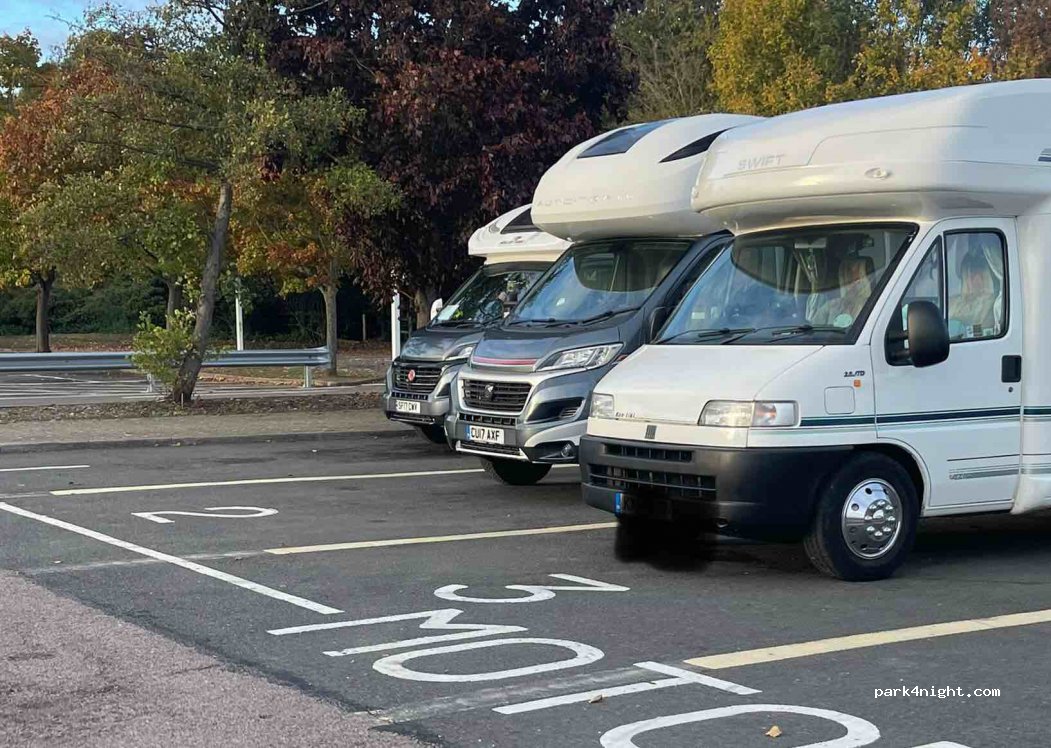 (CV37 6YX) Stratford-upon-Avon - 11 Warwick Crescent — foto