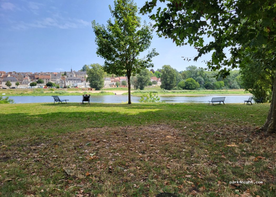 (58400) La Charité-sur-Loire - 20 Quai de la Tête de l'Ourth — foto