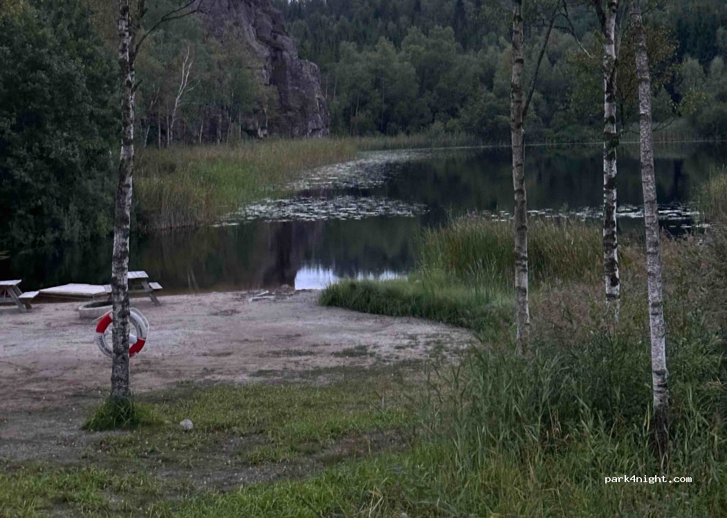 (457 42) Fjällbacka - 20 Evenröd — foto 2