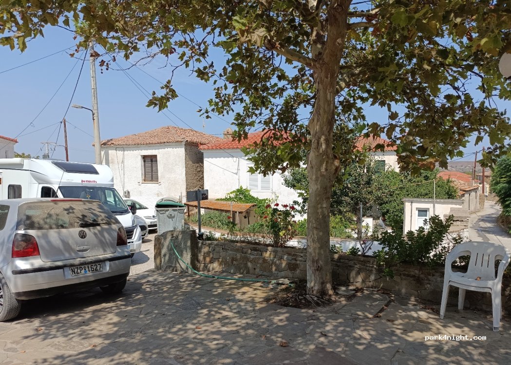 (814 01) Skandali - Unnamed Road — foto