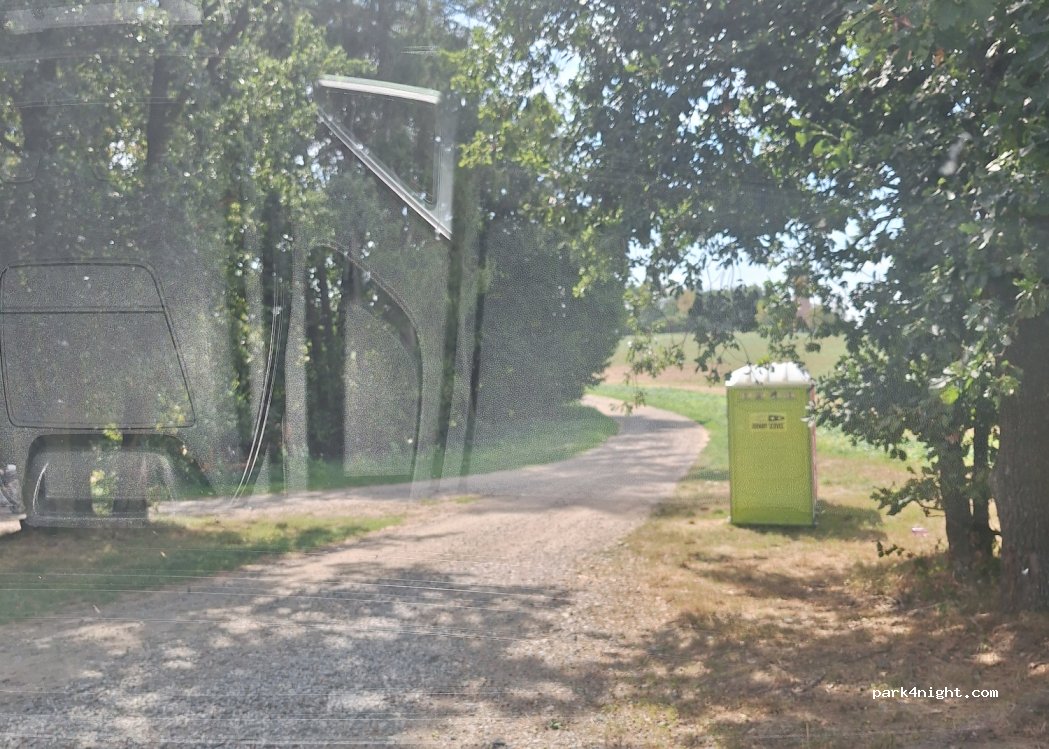 (664 91) Hlína - Unnamed Road — foto