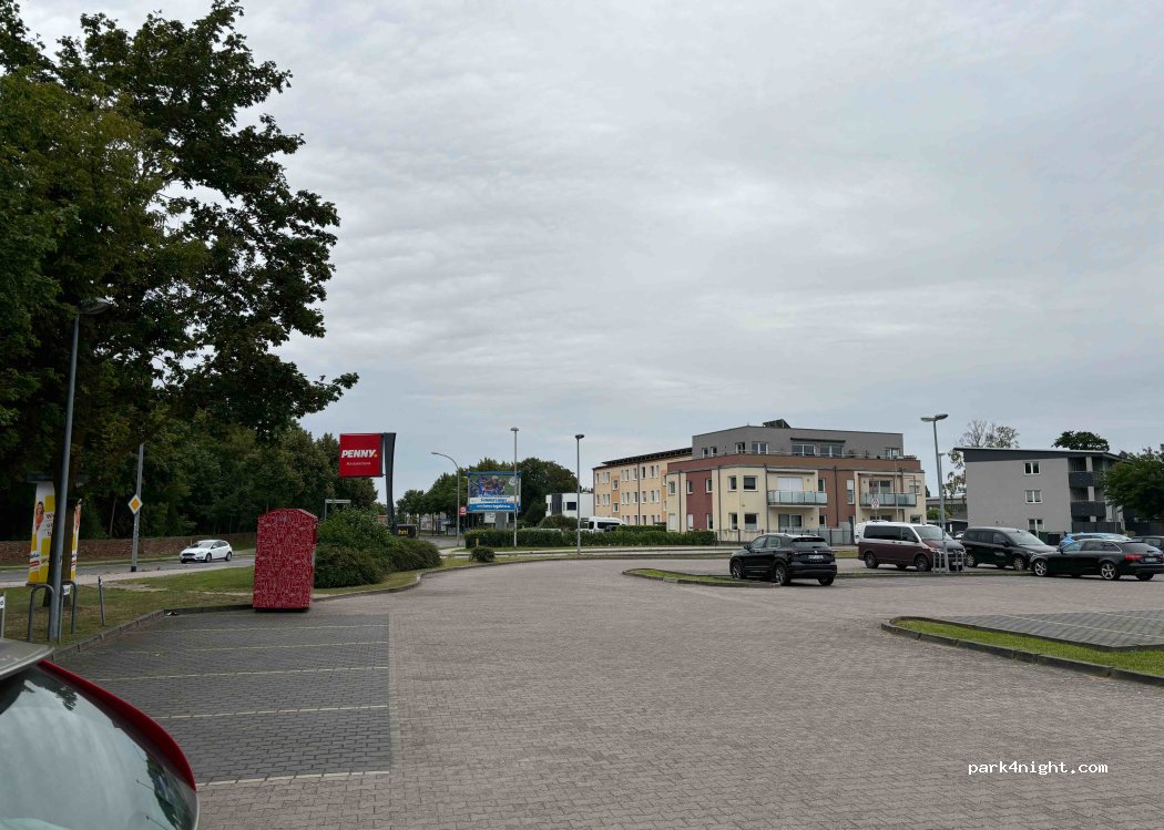 (18439) Stralsund - 35 Karl-Marx-Straße — foto 2