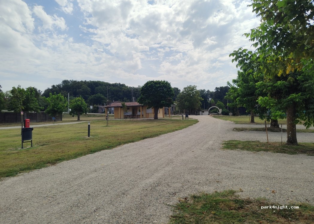 Aire de camping-car de Monségur — foto