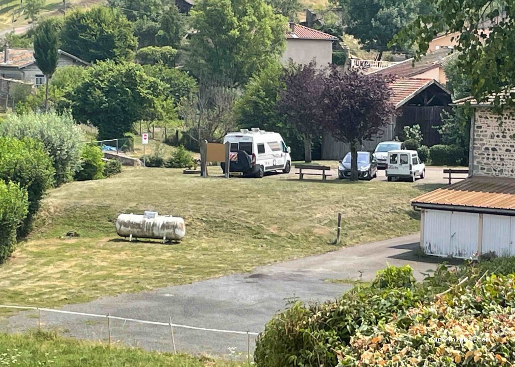 (69860) Ouroux - Le Village — foto 3