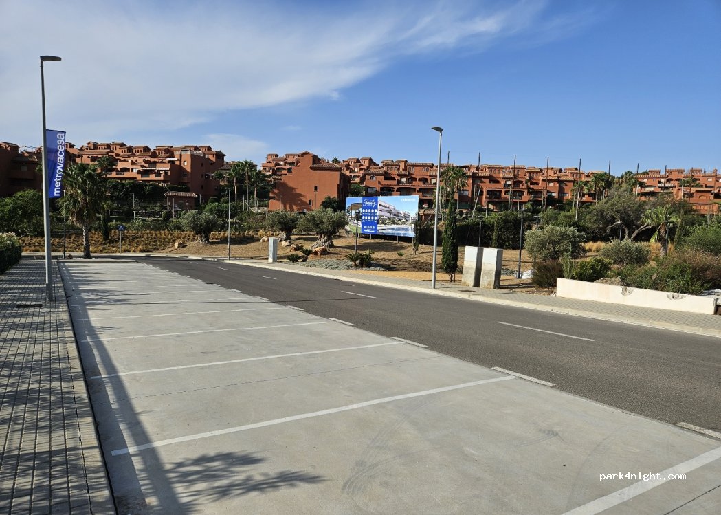 (29693) Buenas Noches - 3 Calle del Golf — foto