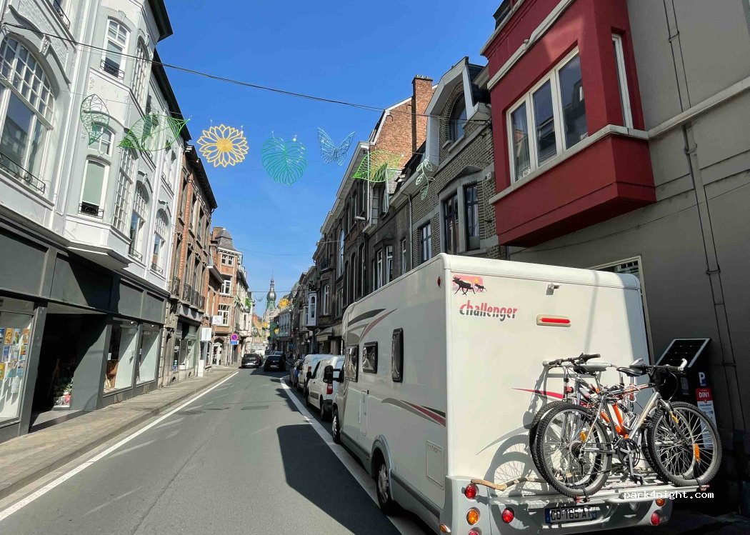 (5500) Dinant - 69 Rue Grande — foto