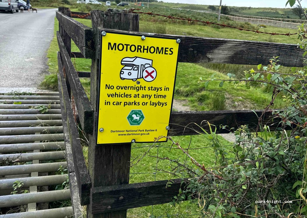(EX20 1AR) Okehampton - Unnamed Road — foto