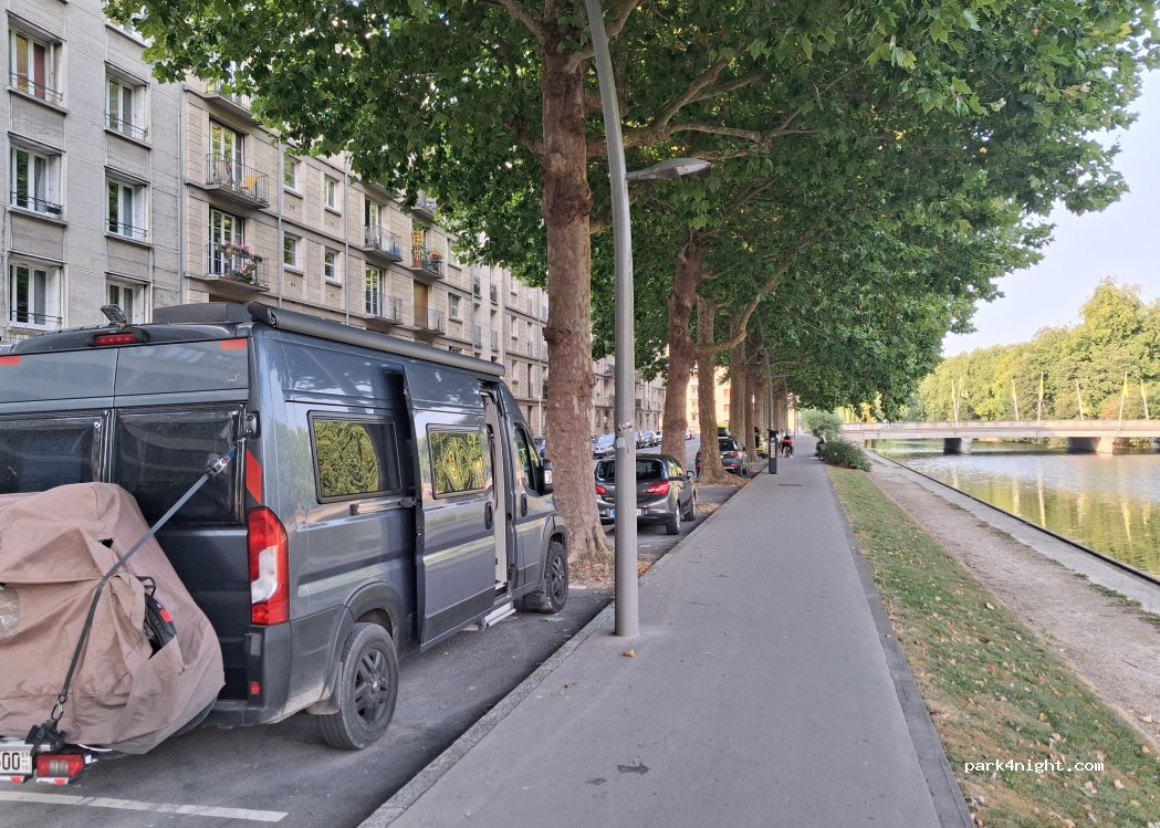 (14000) Caen - 25 Quai Eugène Meslin — foto 2