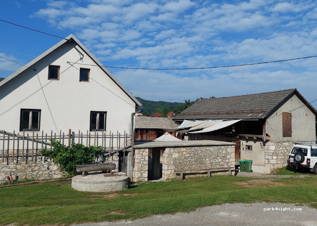 (8341) - 7 Gorenjci pri Adlešičih — foto 2