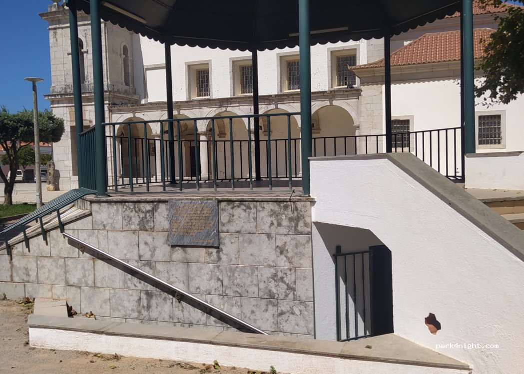 (2525-057) Atouguia da Baleia - 13 Largo Nossa Senhora da Conceição — foto