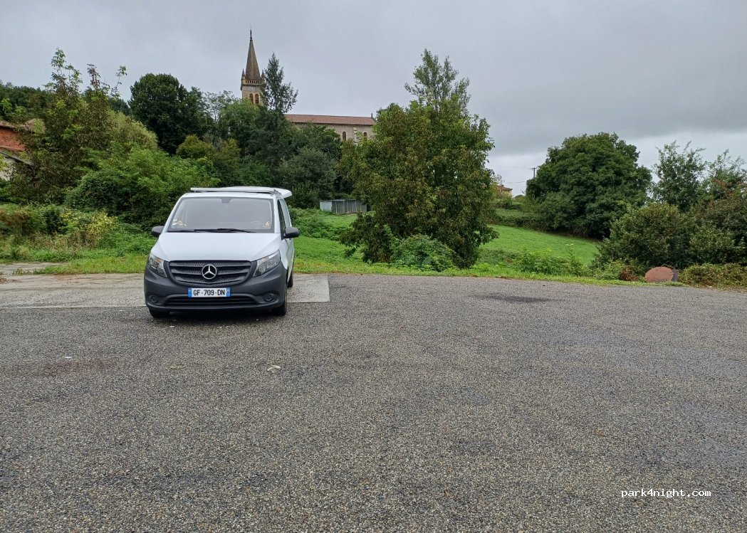 (31260) Montespan - 4 Place de la Mairie — foto