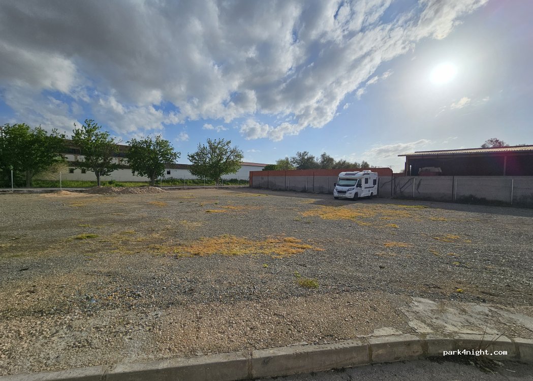 (45780) Tembleque - 9 Callejón Toril — foto 4