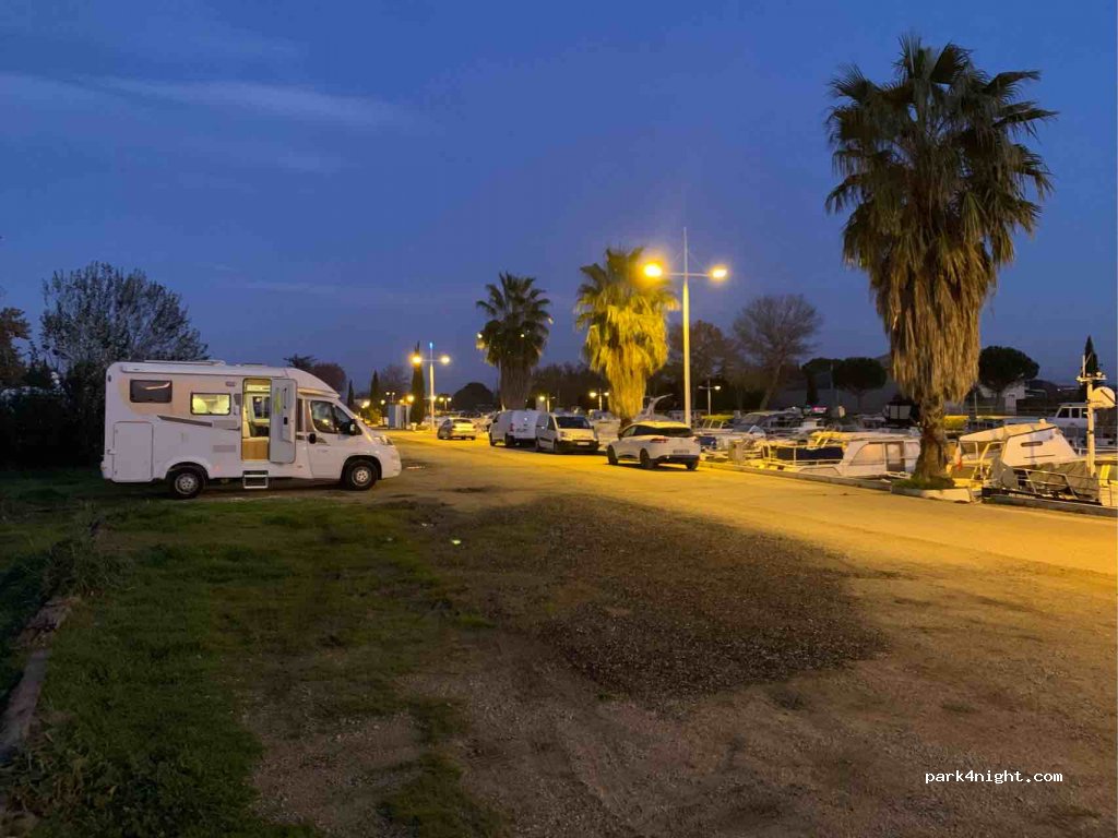 (30127) Bellegarde - Las Courrejos Est — foto
