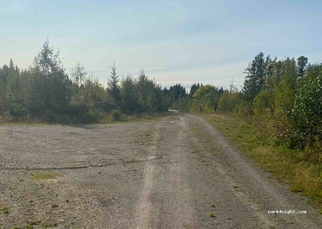 (833 59) Rostrom - Unnamed Road — foto
