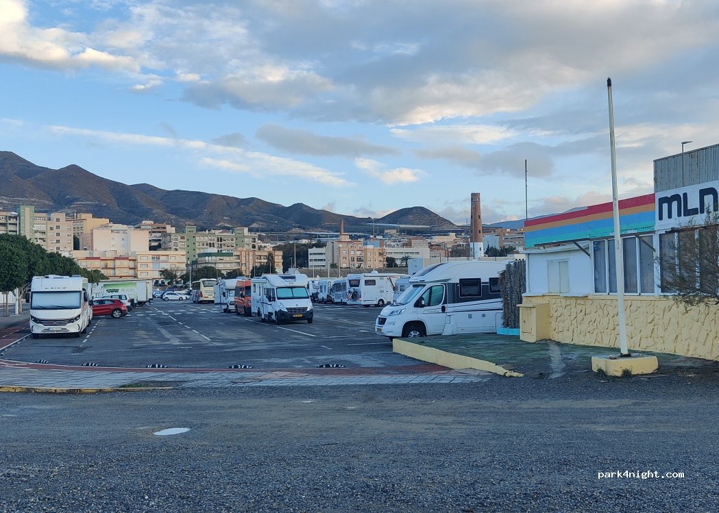 (04770) Adra - 89 Calle Puerto — foto