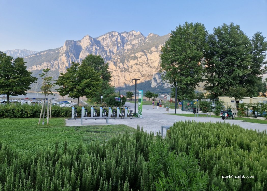 (23868) Valmadrera - 10 Strada Statale Lecco - Bellagio — foto 4