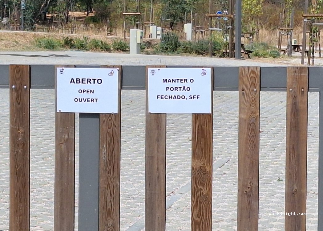 Área de Serviço de Autocaravanismo Salir — foto 4