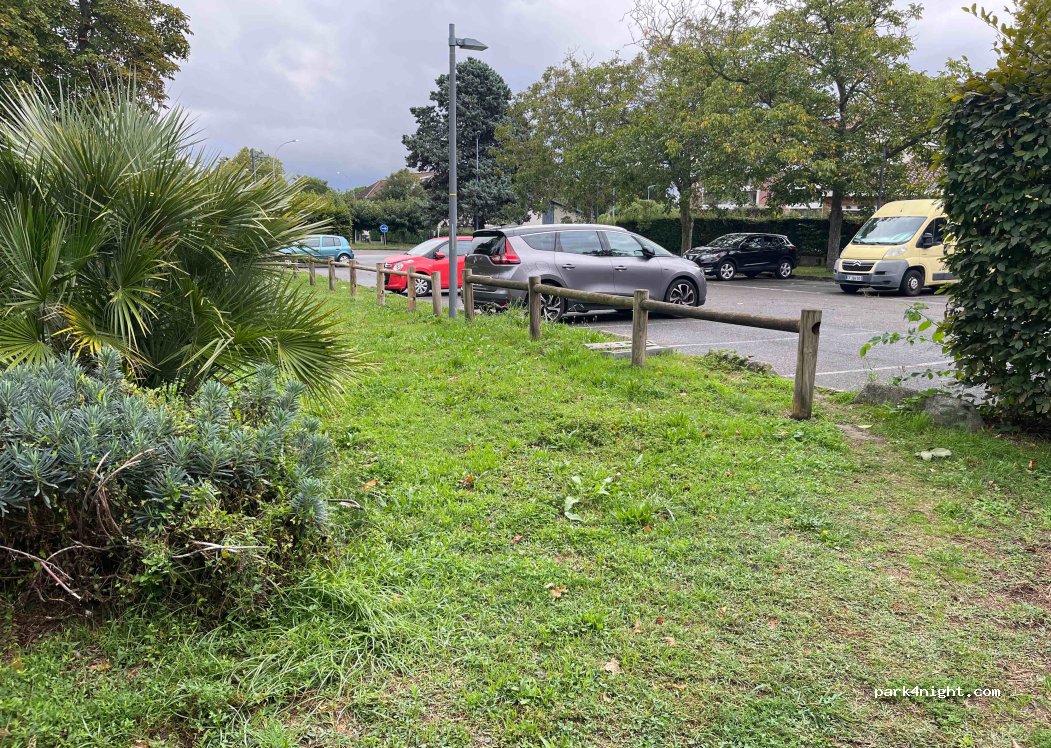(31320) Castanet-Tolosan - 1 Allée du Parc — foto