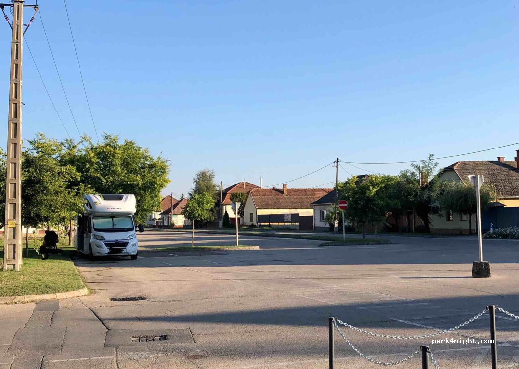 (6200) Kiskőrös - 4 Piac tér — foto