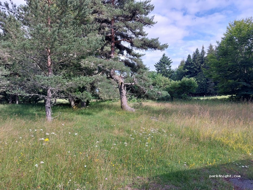 (15170) Chalinargues - Unnamed Road — foto 3