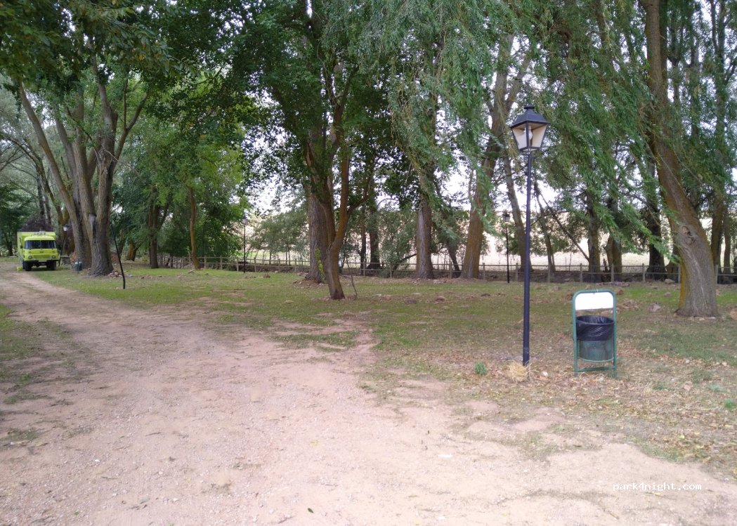 (02310) Viveros - Unnamed Road — foto