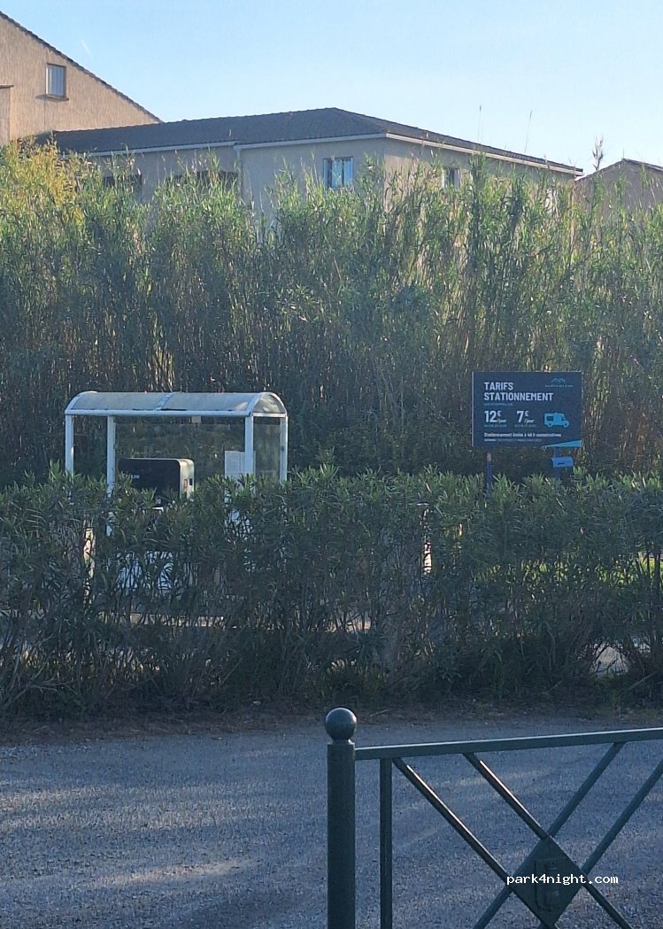 (83120) Sainte-Maxime - Unnamed road — foto 4