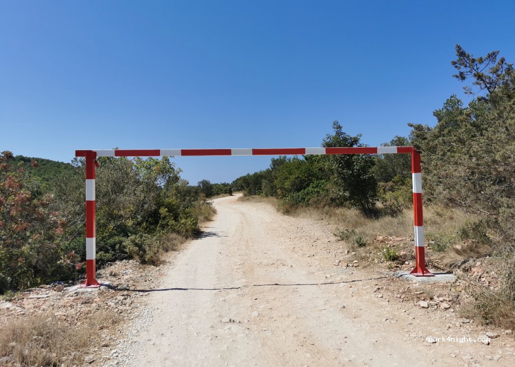 () Jezera - Unnamed Road — foto 3