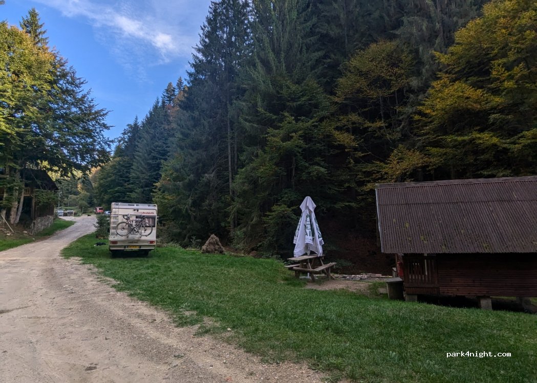 Bârlogul din Vidraru — foto