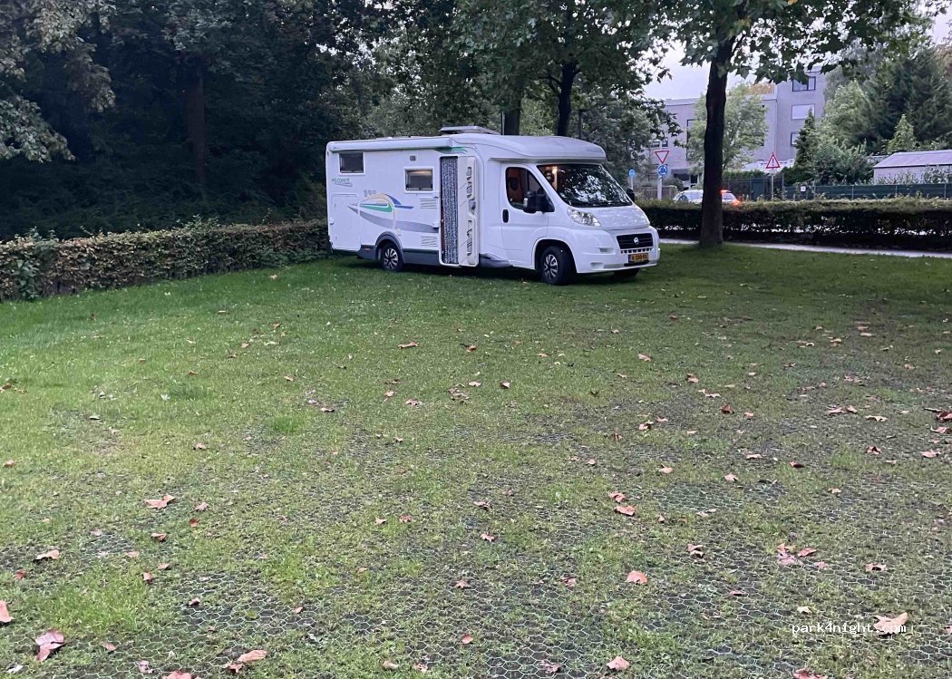Wohnmobilstellplatz am Sport Park — foto 3