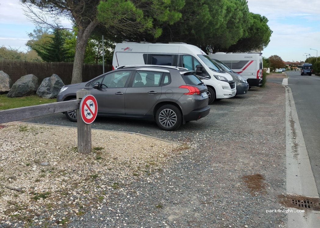 (17450) Fouras - 51B Boulevard de la Jetée — foto