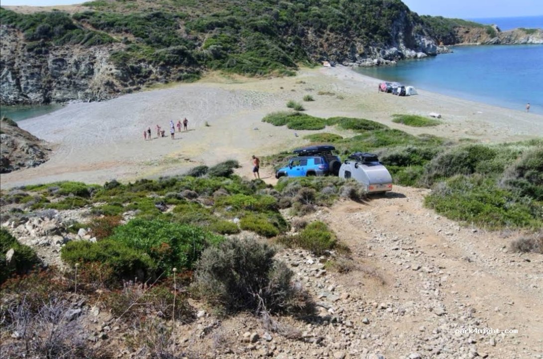 (630 72) Sithonia - Unnamed Road — foto