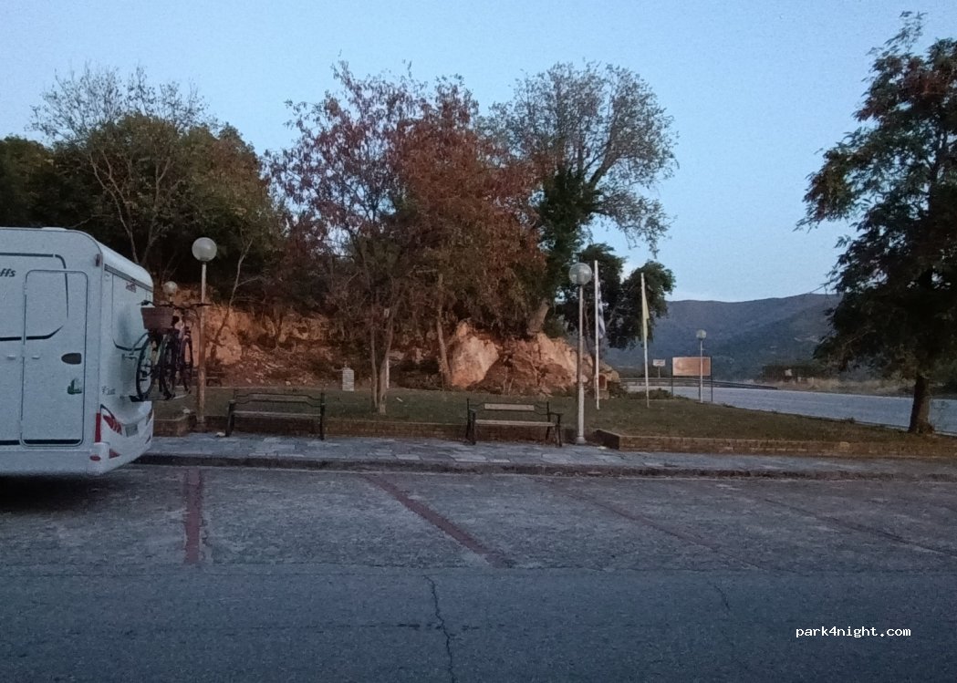 (640 08) Moustheni - — foto 2
