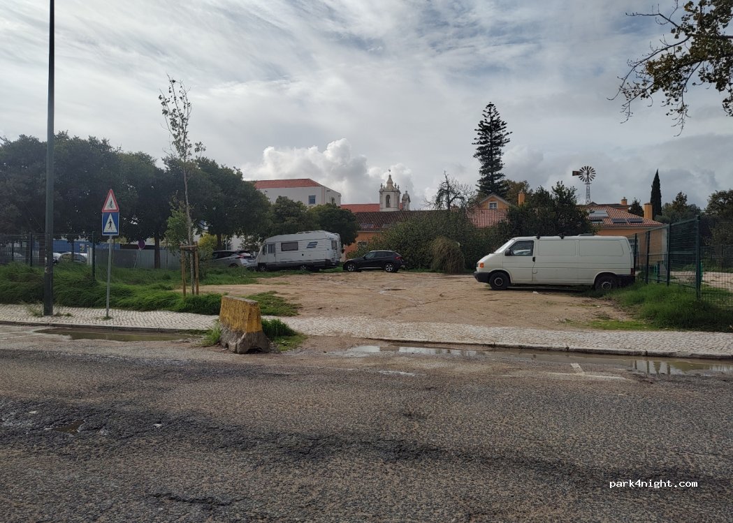 (1600-624) Lisboa - Nr Estrada de Telheiras — foto