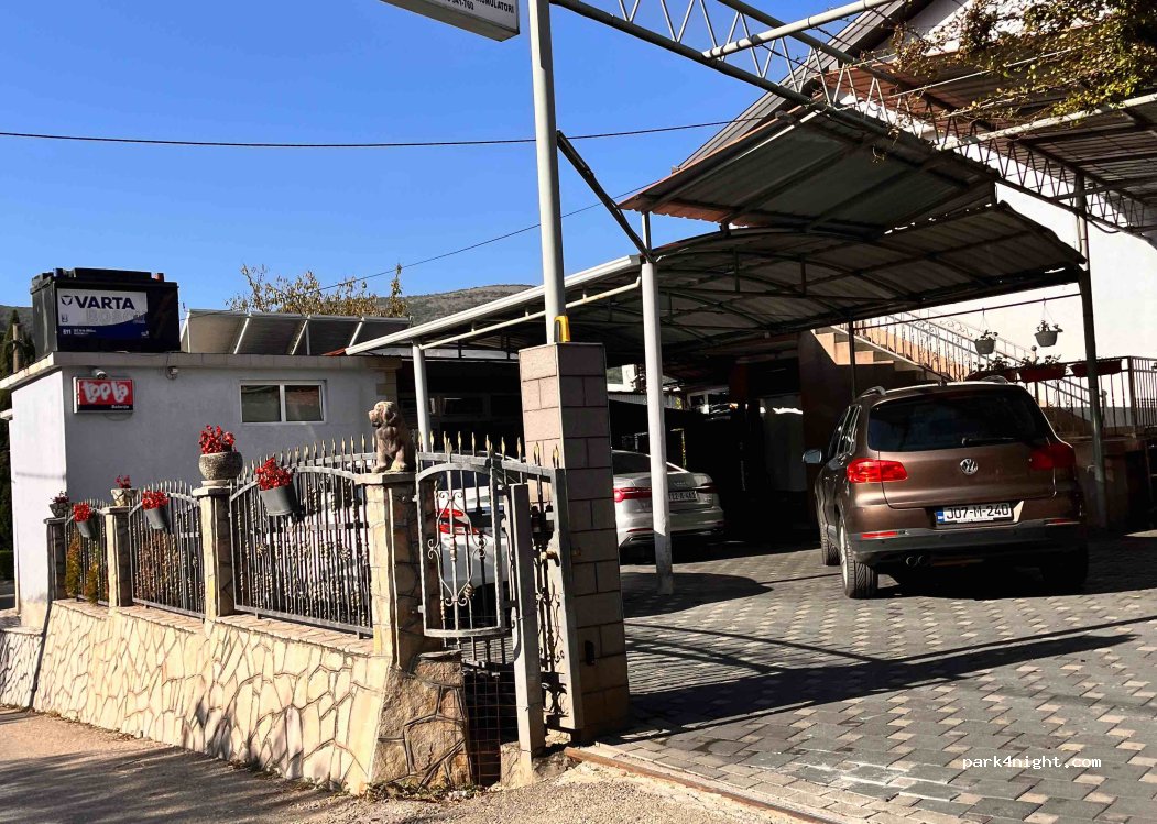 (88000) Mostar - 6 Mijata Tomića — foto