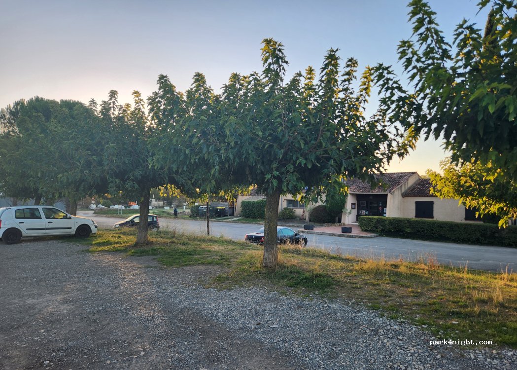 (83440) Fayence - — foto