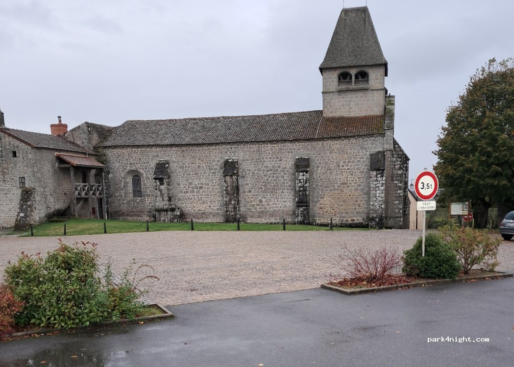 (23190) Saint-Silvain-Bellegarde - 14 Le Bourg — foto