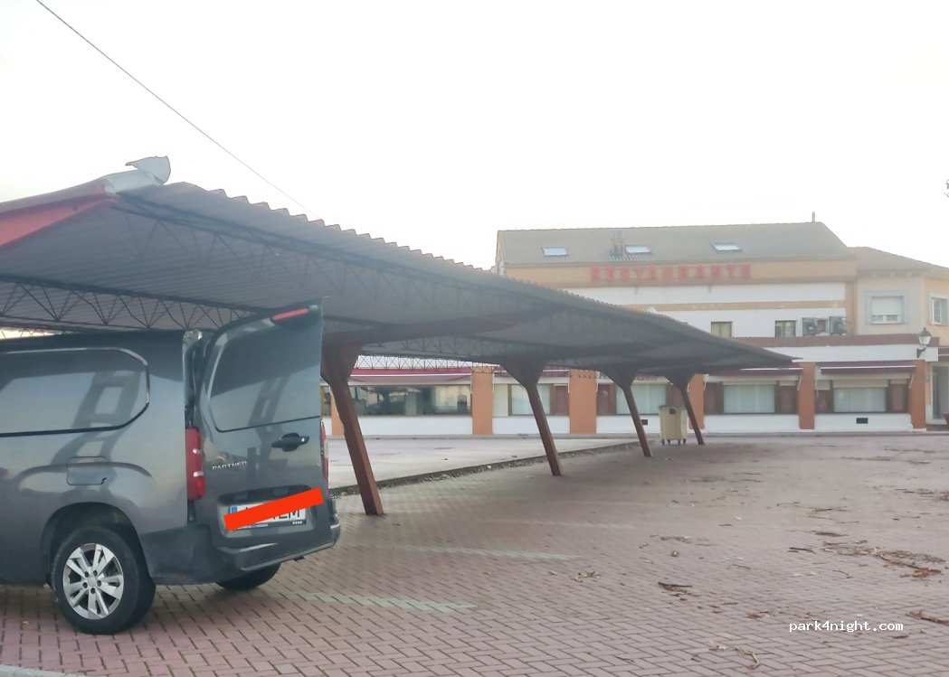 (40146) Labajos - Km.96 Carretera Coruña — foto