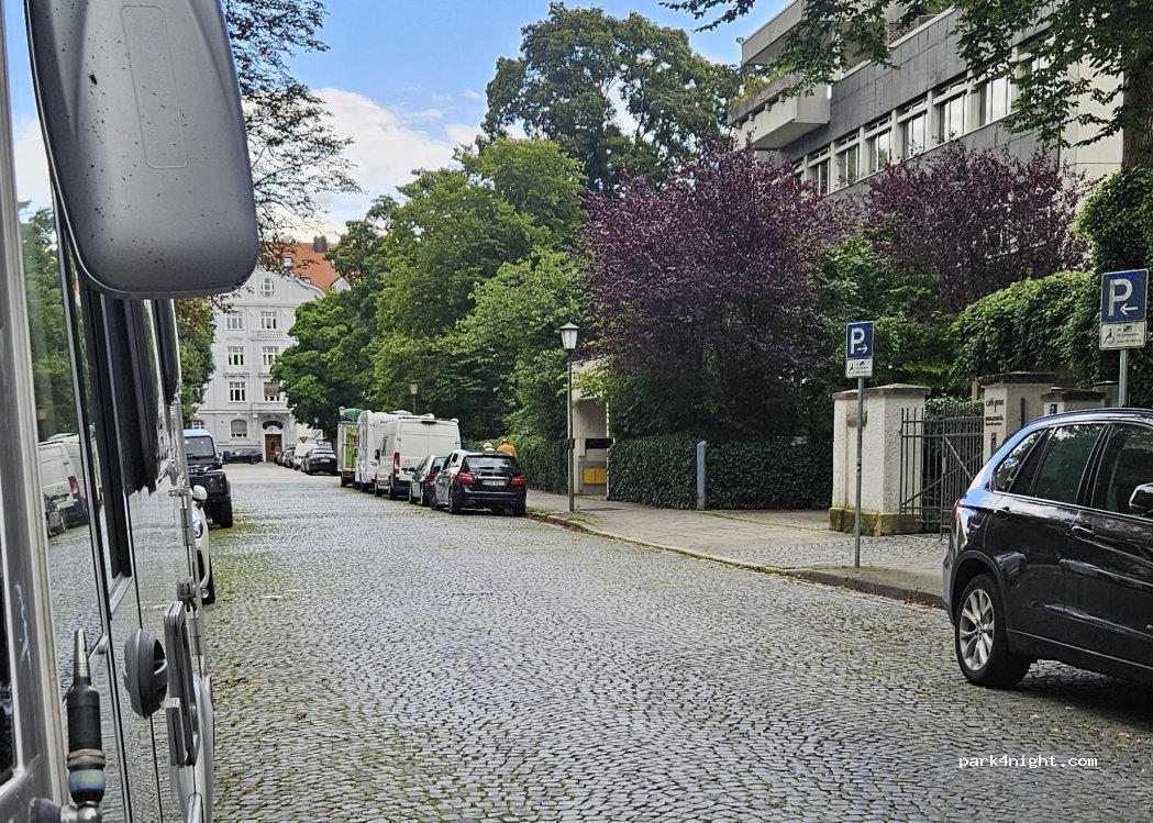 (81675) München - 23 Maria-Theresia-Straße — foto