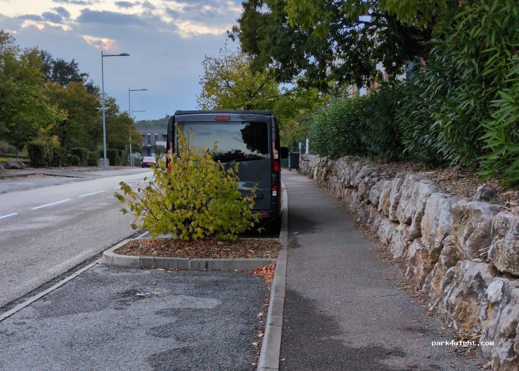 (06410) Biot - 965 Avenue Roumanille — foto