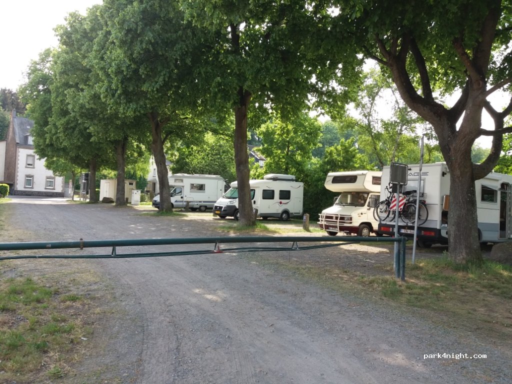Wohnmobilstellplatz am Viehmarkt — foto