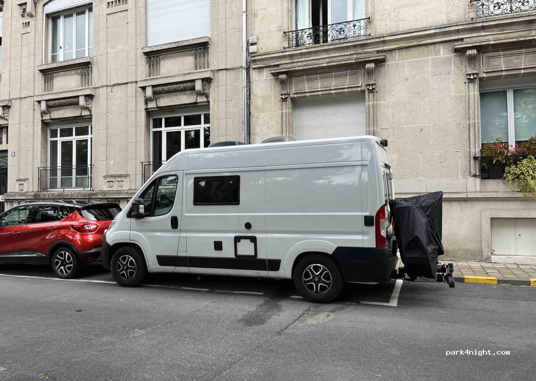 (51100) Reims - 19 Boulevard de la Paix — foto