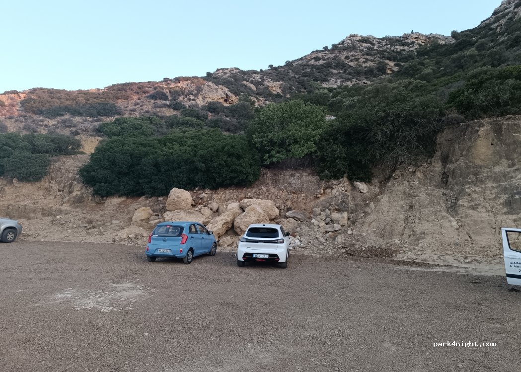 (702 00) Matala - Unnamed Road — foto 2