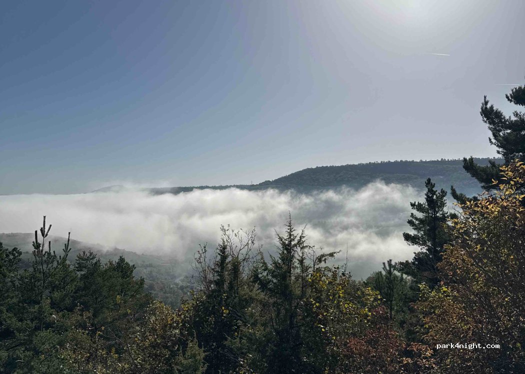 (63320) Saint-Floret - Unnamed Road — foto 3
